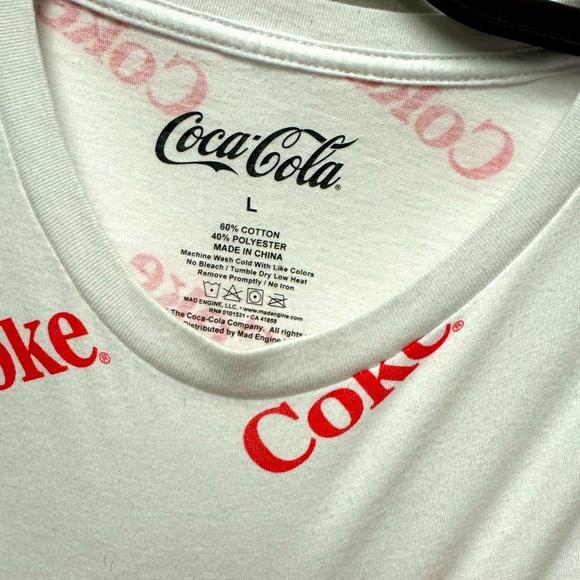 COCA COLA MEN'S COKE SHORT SLEEVE CREW NECK T-SHIRT SIZE L - Picture 2 of 3